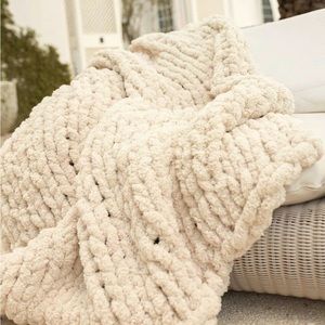 Handmade fluffy blanket 🍁🍂🤩 Great for fall and Christmas!!